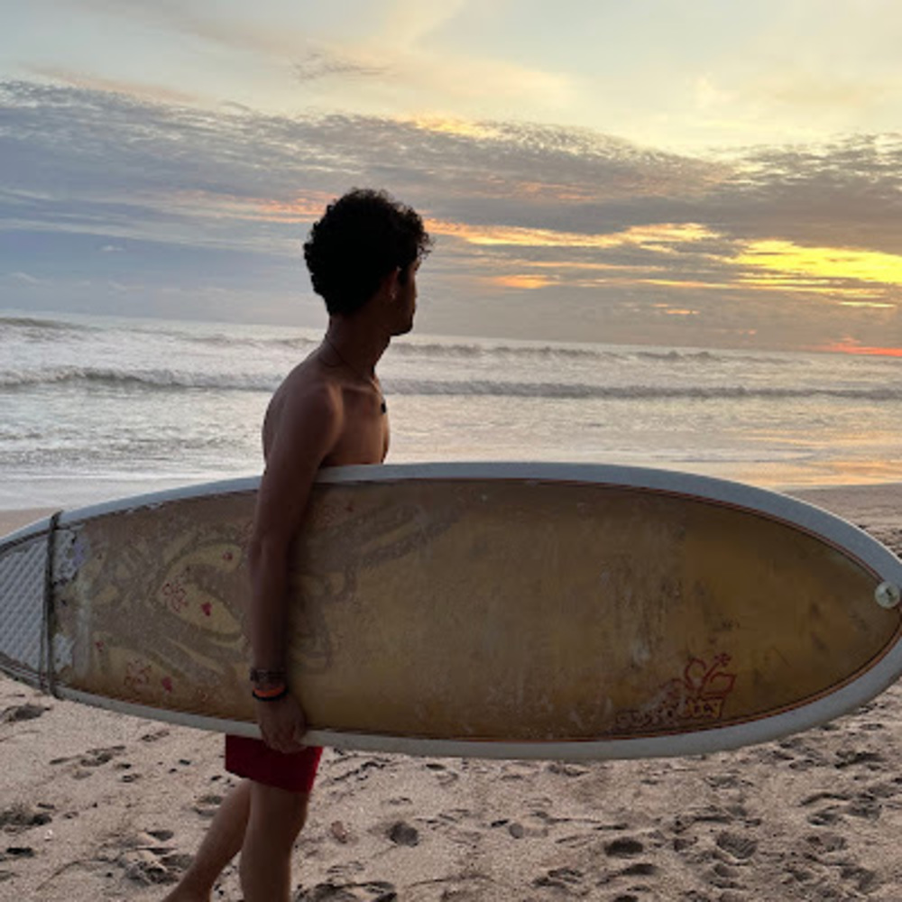 Meet your Posher, Mikael